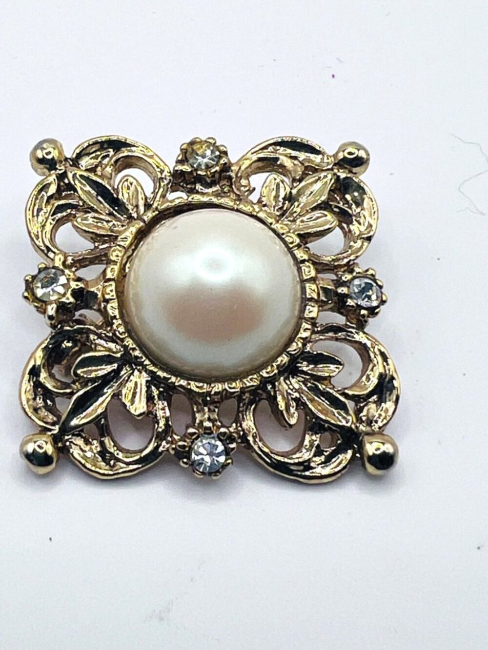Vintage brooch,pearl like center,gold color metal, retro, classic, mid century